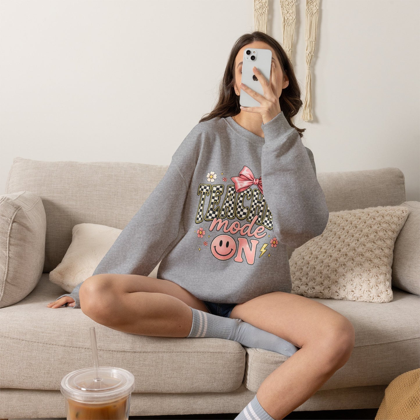 Sweatshirt — 'Tumblr Mode On' Pink Bow Graphic Crewneck