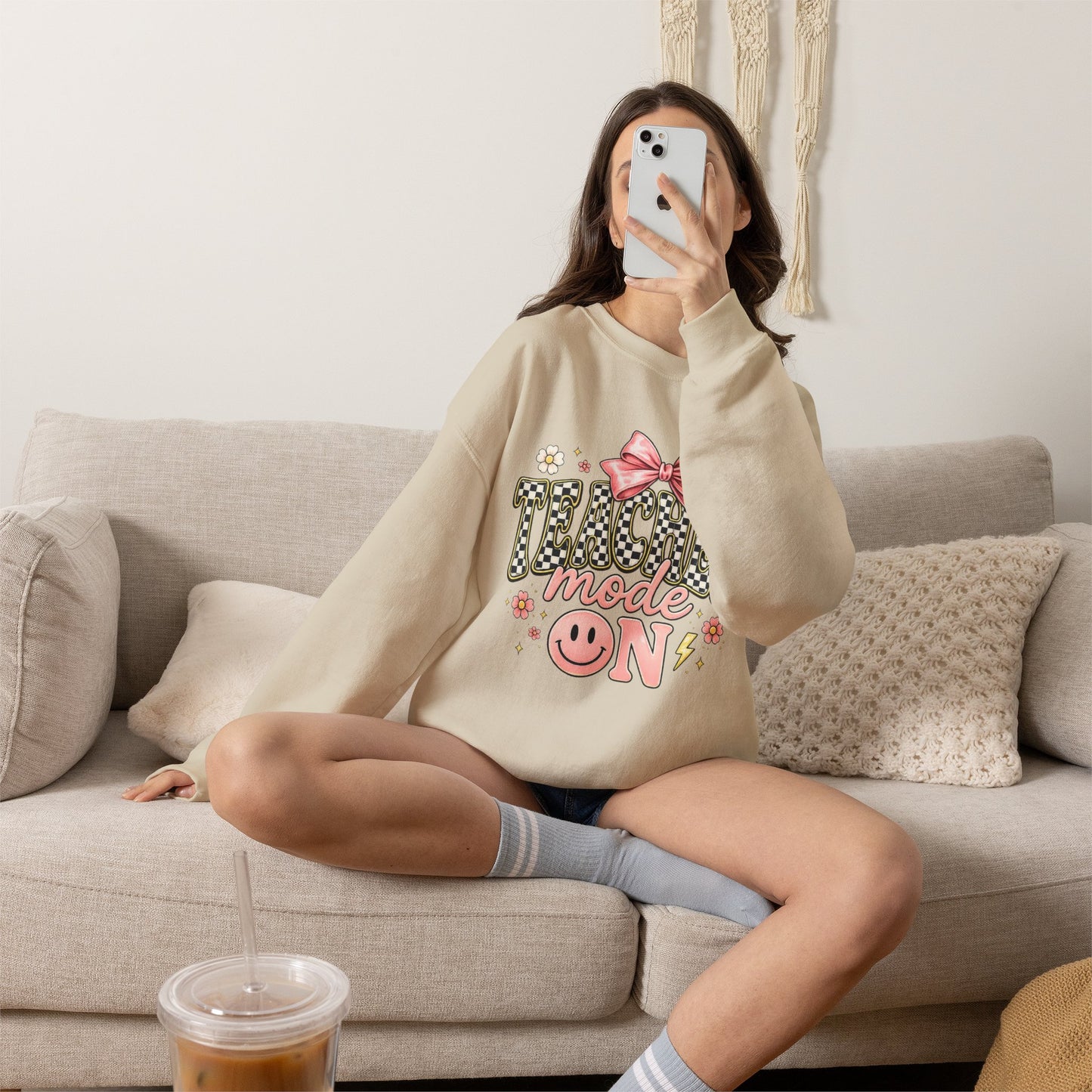 Sweatshirt — 'Tumblr Mode On' Pink Bow Graphic Crewneck